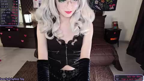 Snapshot of sylvie_fey chatting on 02/13/25, 10:11 Sylvie online show from 02/13/25, 10:11