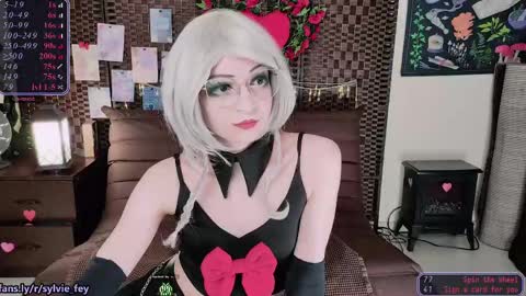 Snapshot of sylvie_fey chatting on 02/16/25, 10:10 Sylvie online show from 02/16/25, 10:10