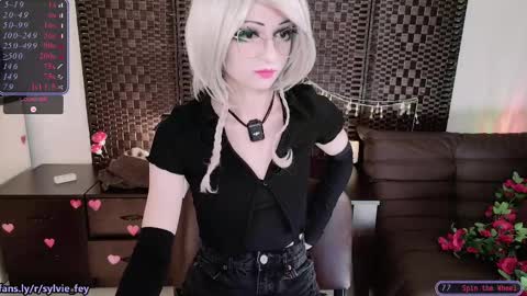 Snapshot of sylvie_fey chatting on 02/22/25, 10:20 Sylvie online show from 02/22/25, 10:20