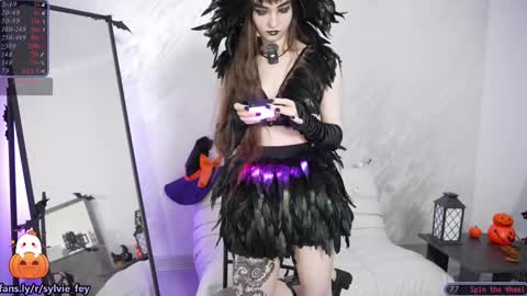 Snapshot of sylvie_fey chatting on 10/20/25, 11:16 Sylvie online show from 10/20/25, 11:16