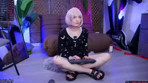 Snapshot of sylvie_fey chatting on 07/20/26, 01:09 Sylvie online show from 07/20/26, 01:09