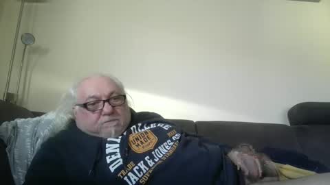 synek65 online show from 01/03/25, 01:47