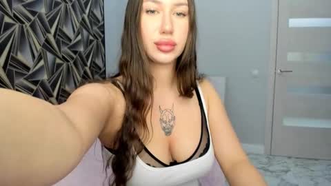 Mila online show from 12/20/25, 02:40