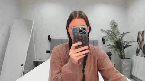 Mila online show from 02/16/26, 02:29