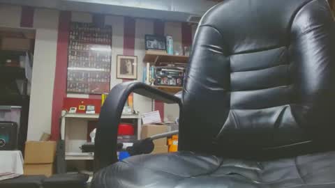 Snapshot of syse3 chatting on 02/27/25, 07:58 syse3 online show from 02/27/25, 07:58