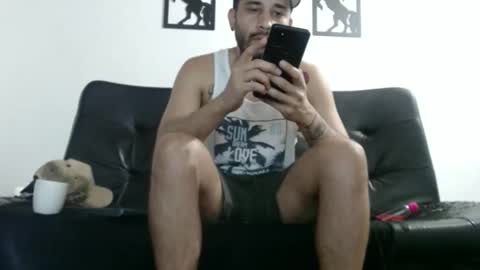 syylar_ online show from 12/17/25, 10:54