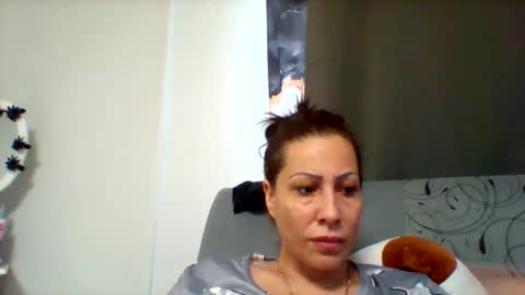 szeszi1985 online show from 12/02/25, 09:47