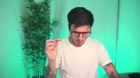 t0ny_wylie online show from 11/15/25, 10:12