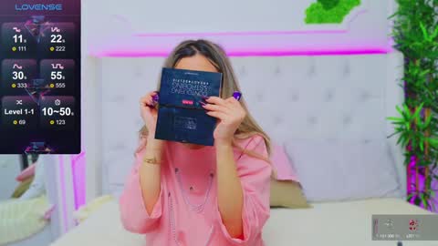 Snapshot of taahiraarabian chatting on 12/12/24, 04:32 Arianna online show from 12/12/24, 04:32