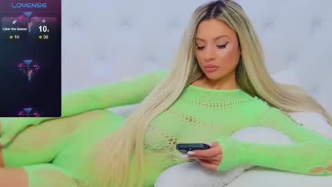 Snapshot of taahiraarabian chatting on 02/03/25, 04:31 Arianna online show from 02/03/25, 04:31