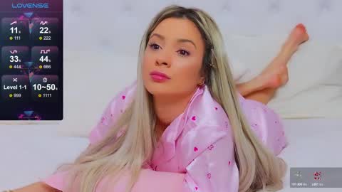 Snapshot of taahiraarabian chatting on 02/12/25, 04:33 Arianna online show from 02/12/25, 04:33