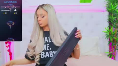 Snapshot of taahiraarabian chatting on 02/13/25, 02:52 Arianna online show from 02/13/25, 02:52