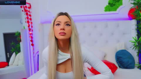 Snapshot of taahiraarabian chatting on 02/18/25, 01:33 Arianna online show from 02/18/25, 01:33