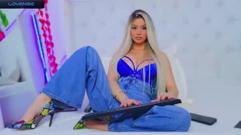 Snapshot of taahiraarabian chatting on 02/18/25, 04:37 Arianna online show from 02/18/25, 04:37