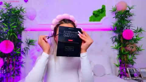 Snapshot of taahiraarabian chatting on 09/17/25, 12:18 Arianna online show from 09/17/25, 12:18