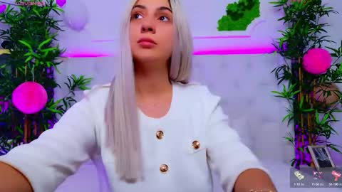 Snapshot of taahiraarabian chatting on 09/19/25, 12:28 Arianna online show from 09/19/25, 12:28