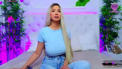 Snapshot of taahiraarabian chatting on 10/29/25, 02:30 Arianna online show from 10/29/25, 02:30