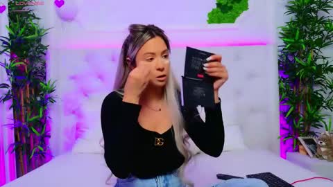 Arianna online show from 11/05/25, 02:28