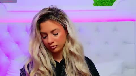 Arianna online show from 11/13/25, 01:43