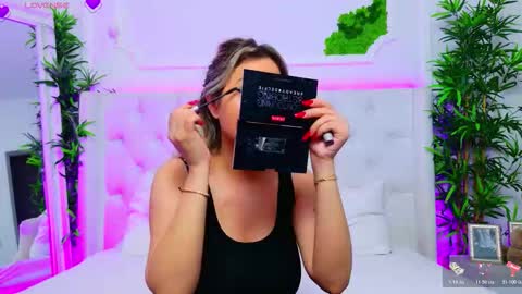 Arianna online show from 11/20/25, 01:55