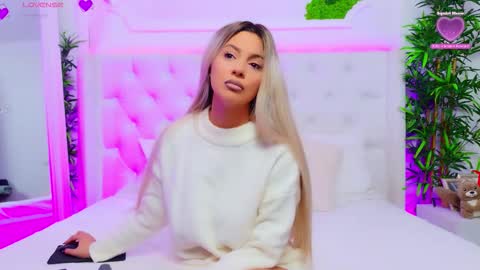 Arianna online show from 12/16/25, 01:49