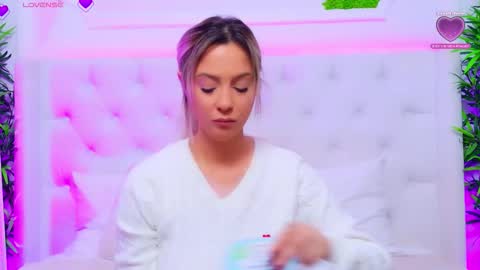 Arianna online show from 12/22/25, 01:19