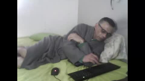 Snapshot of table40sexy1975 chatting on 02/28/25, 02:31 table40sexy1975 online show from 02/28/25, 02:31