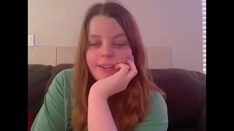 Snapshot of tacyluxe chatting on 05/18/26, 01:35 tacyluxe online show from 05/18/26, 01:35