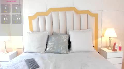 Tahlia Moreau online show from 12/14/25, 04:18