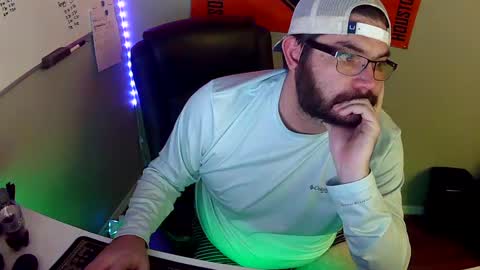 Snapshot of taintnuzzler_13 chatting on 01/22/25, 05:59 TaintNuzzler online show from 01/22/25, 05:59