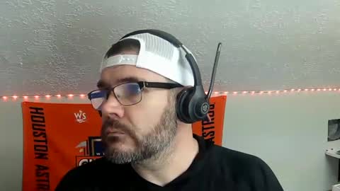 Snapshot of taintnuzzler_13 chatting on 02/19/25, 08:44 TaintNuzzler online show from 02/19/25, 08:44