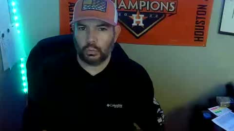 Snapshot of taintnuzzler_13 chatting on 02/19/25, 09:03 TaintNuzzler online show from 02/19/25, 09:03