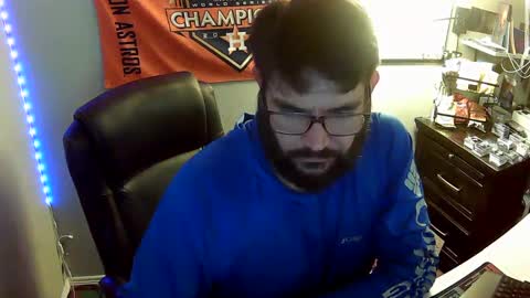 Snapshot of taintnuzzler_13 chatting on 09/22/25, 06:26 TaintNuzzler online show from 09/22/25, 06:26