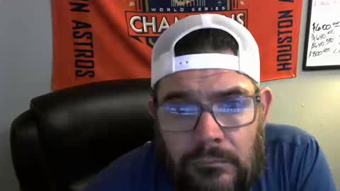 Snapshot of taintnuzzler_13 chatting on 10/20/25, 01:39 TaintNuzzler online show from 10/20/25, 01:39