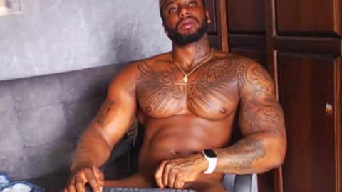 Tairon Tucke online show from 12/15/24, 01:43