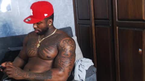 Tairon Tucke online show from 12/17/24, 02:44