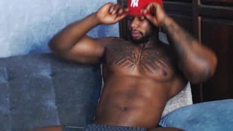 Tairon Tucke online show from 01/06/25, 12:16