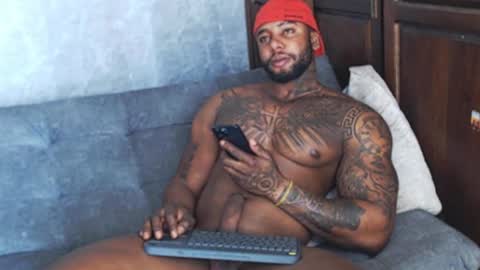 Tairon Tucke online show from 01/30/25, 02:25