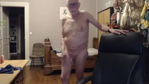 taisabaki54 online show from 10/24/25, 09:33