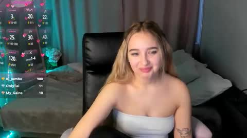 Snapshot of taisia_hot chatting on 03/04/26, 09:15 Taisia online show from 03/04/26, 09:15