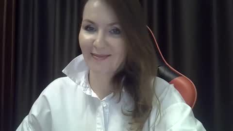 taisialucky77 online show from 12/18/25, 06:36