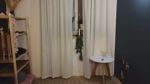 Lizzy online show from 11/20/25, 05:12