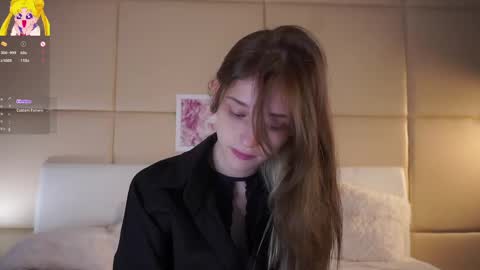 Mia online show from 05/08/26, 11:15