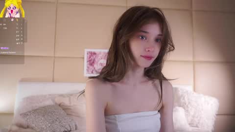 Mia online show from 05/11/26, 02:17