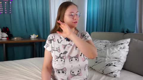 Molly online show from 03/30/26, 01:06