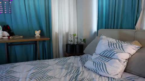 Molly online show from 04/06/26, 03:04