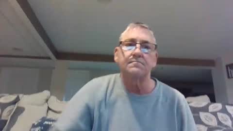 Snapshot of takeitalldown101 chatting on 01/02/25, 12:02 takeitalldown101 online show from 01/02/25, 12:02