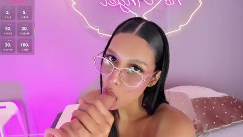 Snapshot of talianahernandez chatting on 07/15/26, 04:45 talianahernandez online show from 07/15/26, 04:45