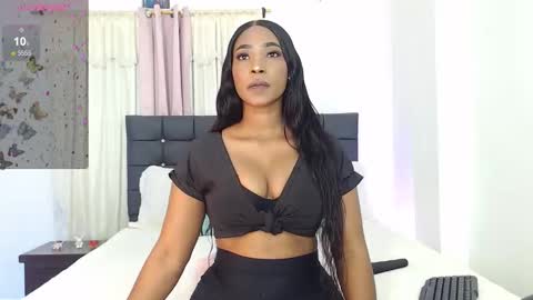 taliana  modelo independiente online show from 12/02/25, 01:55