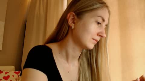  Kira  online show from 03/03/25, 12:37